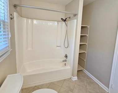 6413 Four Oaks Lane - Photo Thumbnail 23