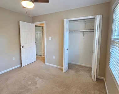 6413 Four Oaks Lane - Photo Thumbnail 25