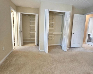6413 Four Oaks Lane - Photo Thumbnail 21