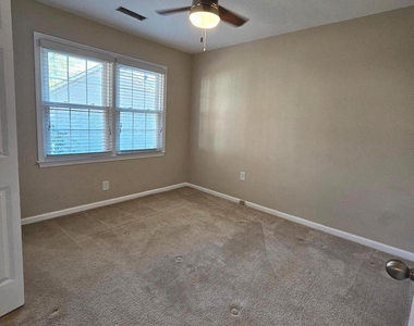 6413 Four Oaks Lane - Photo Thumbnail 24