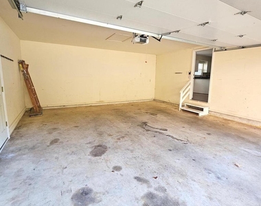 6413 Four Oaks Lane - Photo Thumbnail 40