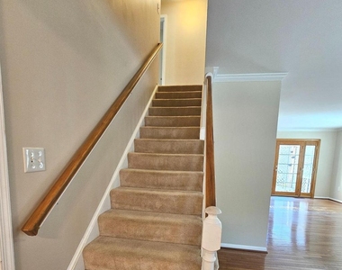 6413 Four Oaks Lane - Photo Thumbnail 17