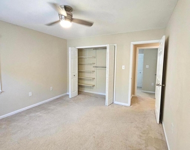 6413 Four Oaks Lane - Photo Thumbnail 30