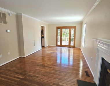 6413 Four Oaks Lane - Photo Thumbnail 9