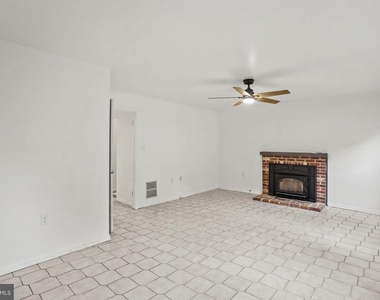 9086 Brook Ford Road - Photo Thumbnail 10