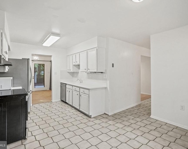 9086 Brook Ford Road - Photo Thumbnail 9