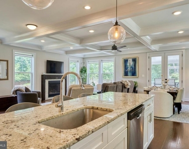 4107 Virginia Street - Photo Thumbnail 10