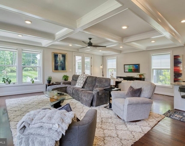 4107 Virginia Street - Photo Thumbnail 4