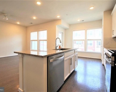 3974 Norton Place - Photo Thumbnail 9