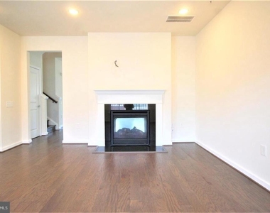 3974 Norton Place - Photo Thumbnail 10