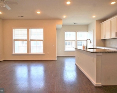 3974 Norton Place - Photo Thumbnail 8