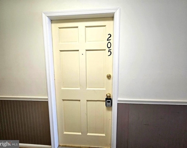 125 Williams Street E - Photo Thumbnail 1