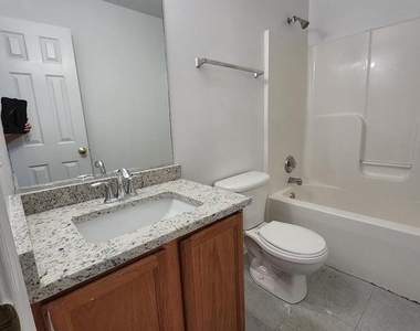 649 Spencer Street E - Photo Thumbnail 11