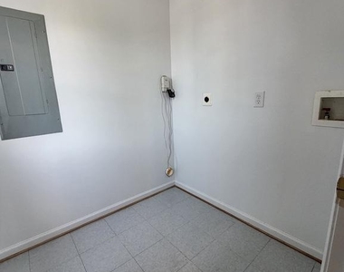 649 Spencer Street E - Photo Thumbnail 13