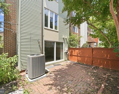 975 S Taylor Street - Photo Thumbnail 23