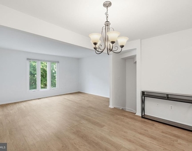975 S Taylor Street - Photo Thumbnail 9