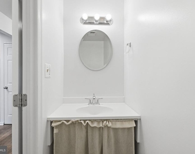 975 S Taylor Street - Photo Thumbnail 10