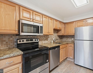 975 S Taylor Street - Photo Thumbnail 13