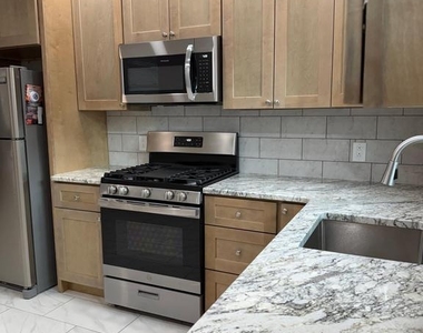 2126 S Iseminger Street - Photo Thumbnail 9