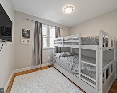 2126 S Iseminger Street - Photo Thumbnail 14