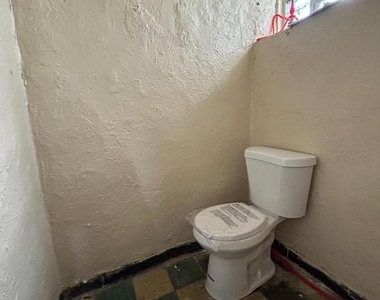 6640 E Roosevelt Boulevard - Photo Thumbnail 12
