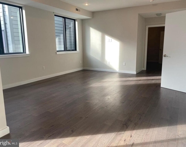 938 New Market Street - Photo Thumbnail 4