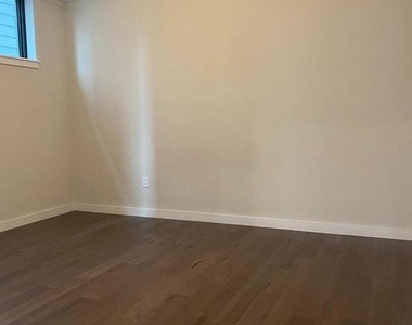 938 New Market Street - Photo Thumbnail 7
