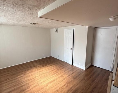 4427 Vista Street - Photo Thumbnail 17