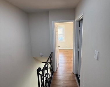 4427 Vista Street - Photo Thumbnail 8