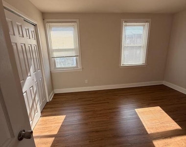 4427 Vista Street - Photo Thumbnail 11