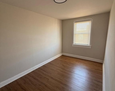 4427 Vista Street - Photo Thumbnail 13
