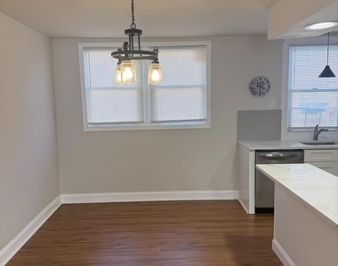 4427 Vista Street - Photo Thumbnail 5