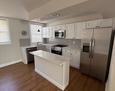 4427 Vista Street - Photo Thumbnail 7