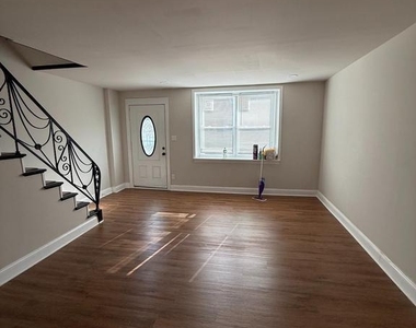 4427 Vista Street - Photo Thumbnail 4