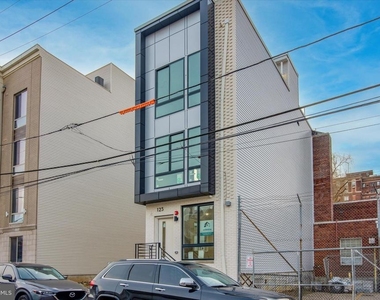 1230 N Marshall Street - Photo Thumbnail 14