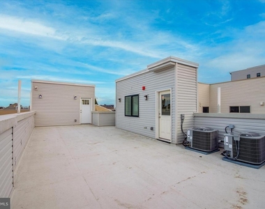 1230 N Marshall Street - Photo Thumbnail 10