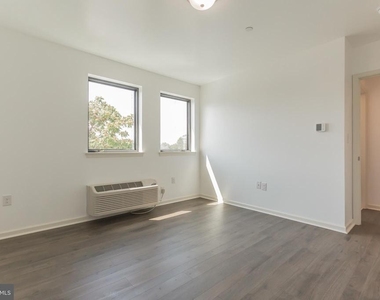 6778 Ridge Avenue - Photo Thumbnail 5