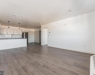 6649 Ridge Avenue - Photo Thumbnail 3