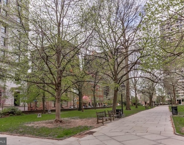 1825 Spruce Street - Photo Thumbnail 4
