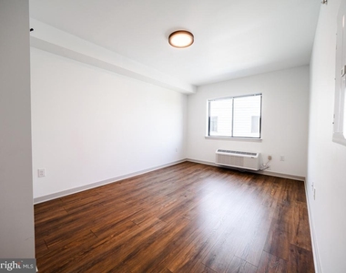 6515 Ridge Avenue - Photo Thumbnail 3