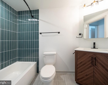 6515 Ridge Avenue - Photo Thumbnail 5