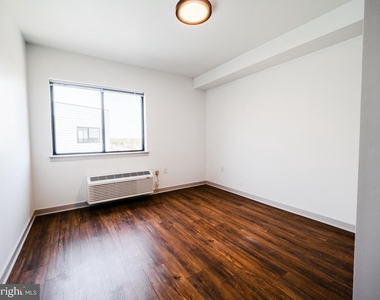 6515 Ridge Avenue - Photo Thumbnail 4