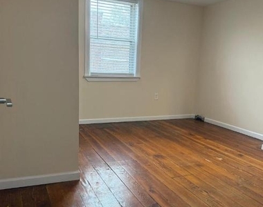 2729 E Cambria Street - Photo Thumbnail 10