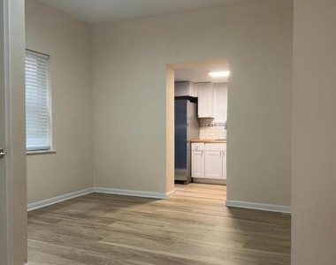2729 E Cambria Street - Photo Thumbnail 3