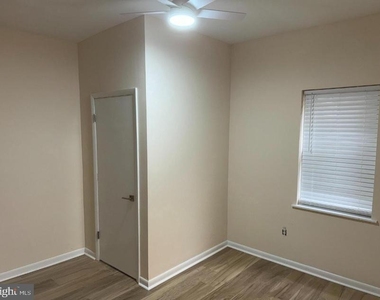 2729 E Cambria Street - Photo Thumbnail 8