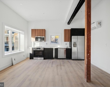 808 N 3rd Street - Photo Thumbnail 4