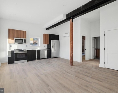 808 N 3rd Street - Photo Thumbnail 3