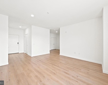 7127 Keystone Street - Photo Thumbnail 3