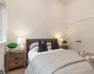 1421 E Columbia Avenue - Photo Thumbnail 36