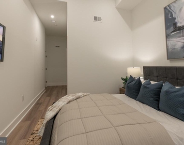 1421 E Columbia Avenue - Photo Thumbnail 26